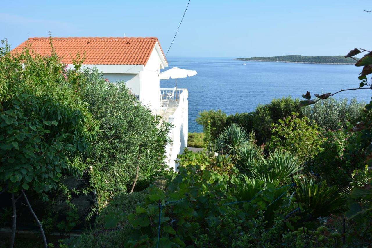 Apartments By The Sea Milna, Vis - 8944 Екстериор снимка